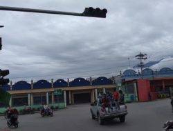 Lampu lalu lintas di Wamena dirusak