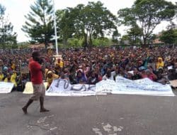 Ribuan pedemo padati DPRD Jayawijaya tolak dialog Komnas HAM