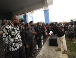 Ratusan massa “kepung” kantor DPRD Yahukimo, Mirin : Aspirasi penolakan Otsus dan DOB kami terima