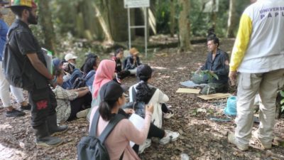 FKIP Unipa laksanakan kuliah lapangan ke TWA Gunung Meja Papua Barat