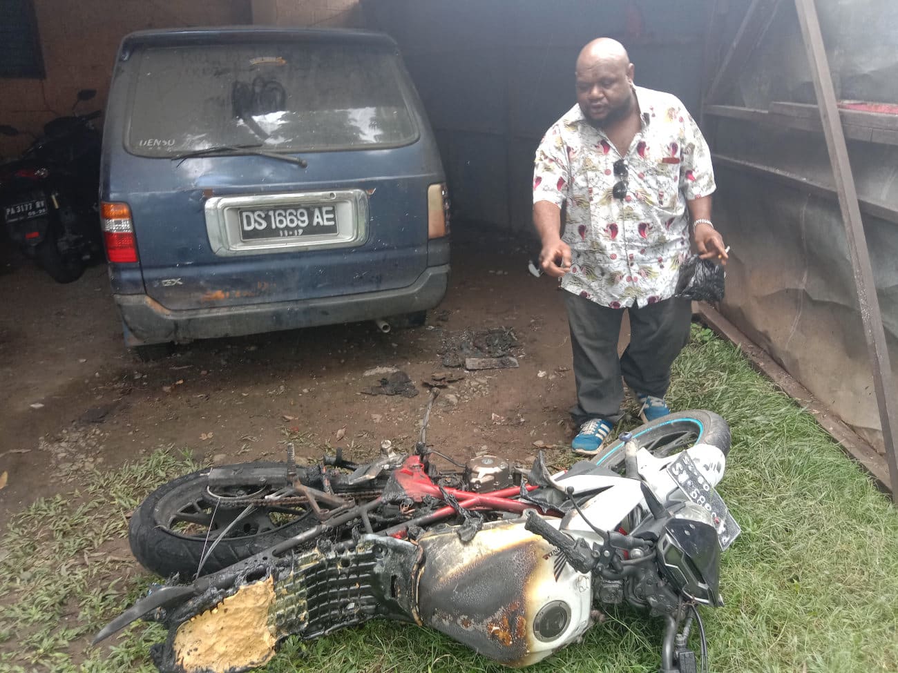 Polisi Masih Selidiki Kasus Terbakarnya Motor Di Garasi Kantor LBH Papua |  Jubi.id