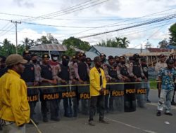 Polisi tak beri ruang massa aksi PRP bertemu DPR Papua Barat