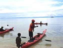 Mendukung wisata kayak Kampung Sapokren Raja Ampat