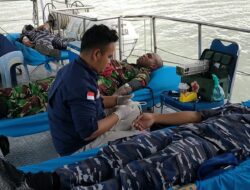 Wabup Merauke hingga warga berdonor darah pada bakti kesehatan TNI AL
