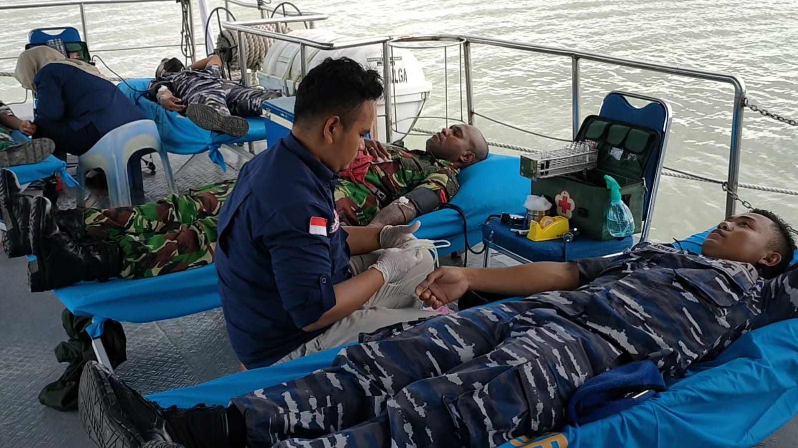 Donor darah TNI AL Merauke