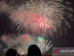 Festival kembang api di Jepang dipadati warga