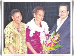 Dame Josephine berniat bantu peran politik perempuan PNG