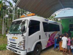 Bank Mandiri serahkan bantuan 1 unit mobil bagi Komunitas Medis Papua Tanpa Batas 
