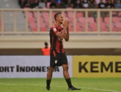 Sansan Fauzi berharap kompetisi sepak bola Indonesia bisa segera dilanjutkan 