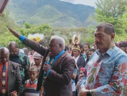 Bupati Jayawijaya resmikan Gereja Kingmi Klasis Hitigima dan salurkan bantuan Rp150 Juta.