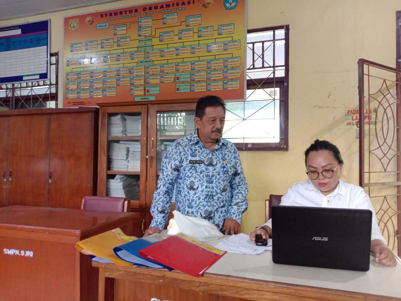 Ramah Kepsek dan guru P3K di SMPN 9 Jayapura