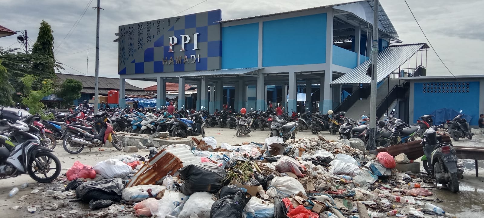 Sampah di PPI Hamadi