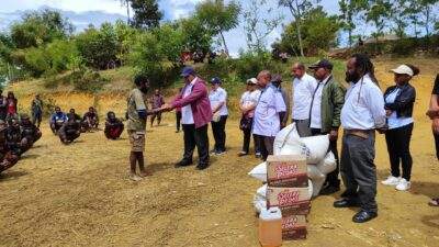 Pemprov Papua Pegunungan bantu keluarga korban meninggal di Sinakma dan pengungsi