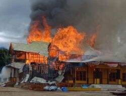 Kantor Bupati Dogiyai terbakar diduga akibat korsleting