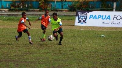 175 anak ikuti seleksi Papua Football Academy hari pertama di Waropen