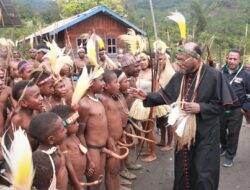 Singgahi Abmisibil, Uskup Jayapura akhiri kunjungan pastoral ke Pegunungan Bintang