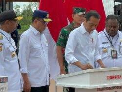 Presiden Jokowi resmikan Bandar Udara Ewer