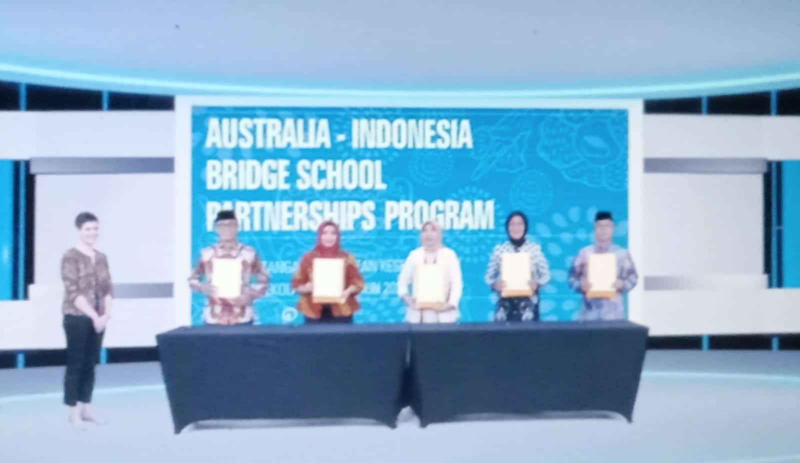 Program BRIDGE