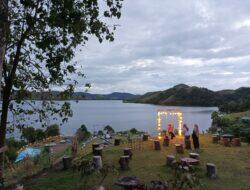 Menikmati pesona Danau Sentani dari Tanjung Cinta