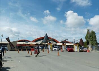 Bandara Dortheys Hiyo Eluay