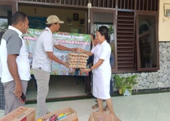 Jurnalis Papua Selatan memberi bantuan anak penyandang disabilitas dan yatim piatu 3 jurnalis