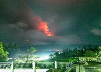 Gunung Lewotobi Laki-laki
