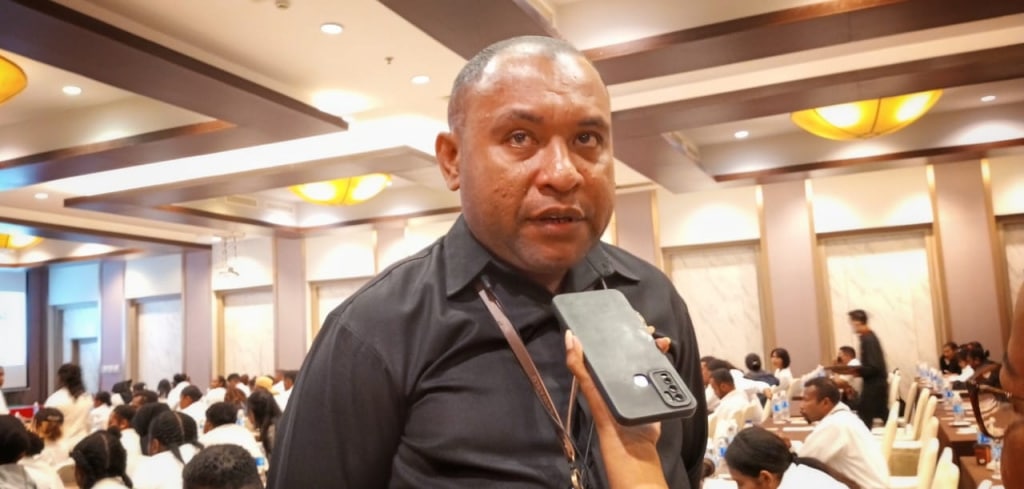 Ketua Panwas Distrik Abepura, Kota Jayapura, Provinsi Papua, Abner A. Albert ketika diwawancarai pada Senin (22/1/2024).- Jubi/CR -10