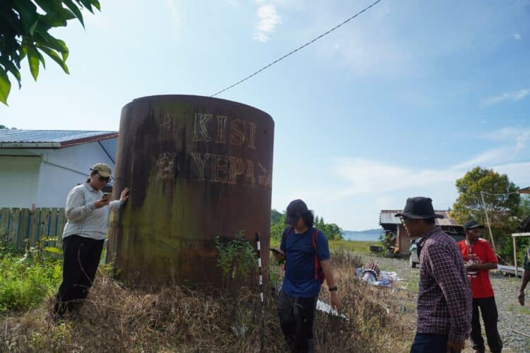 Tim BPK XXII melakukan delineasi tangki-tangki peninggalan Sekutu di Distrik Depapre Kabupaten Jayapura, 18-27 Mei 2024.