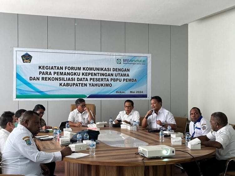 Kegiatan Forum Komunikasi dan Rekonsiliasi berlangsung di Ruang Rapat Sekda Kabupaten Yahukimo, pada Rabu (15/05/2024).