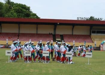 Kontingen PON Papua menjelang pelaksanaan PON XX Papua 2021 saat berkumpul di Stadion Mandala, Kota Jayapura, Provinsi Papua. - Jubi/Sudjarwo Husain