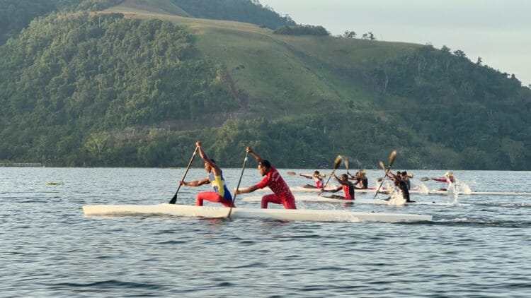 Tanpa TC, Tim Dayung PON Papua tak bisa patok target 1 Atlet dayung Papua saat berlatih di Danau Sentani, Kabupaten Jayapura, Provinsi Papua. - Dok Tim Dayung PON Papua