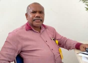 Direktur LP3BH Manokwari Yan Christian Warinussy