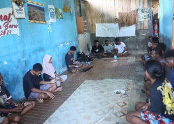 Musyawarah marga Moifilit dan Kalapain untuk menolak Perusahan Kelapa Dalam PT PKA, di Distrik Salawati Tengah, Kabupaten Raja Ampat, Minggu (7/7/2024). - Jubi/dok