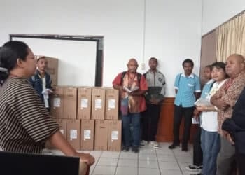 Suasana kunjungan mahasiswa magang di PT Media Jubi ke Dinas Perpustakaan dan Arsip Daerah Provinsi Papua pada Rabu (24/07/2024).- Jubi/Aida Ulim