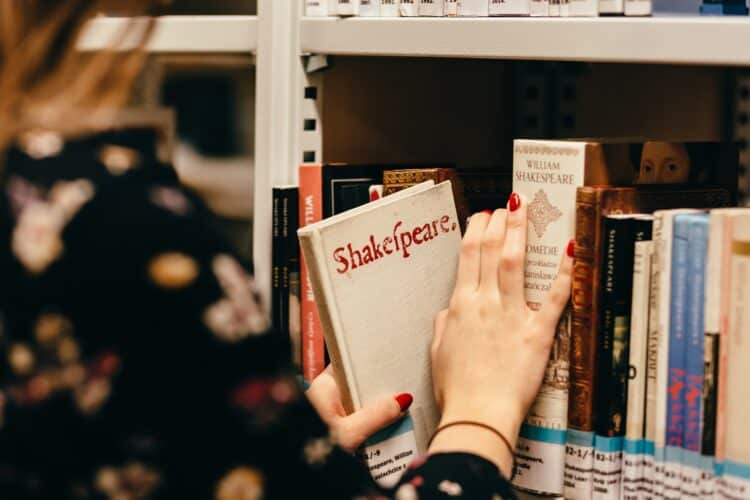 Buku