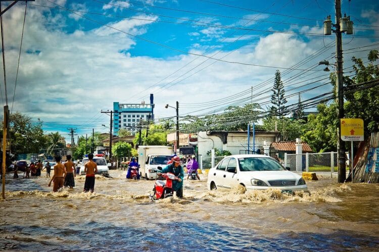 Dua dekade terakhir 10 bencana paling mematikan terjadi akibat perubahan iklim 1 Banjir