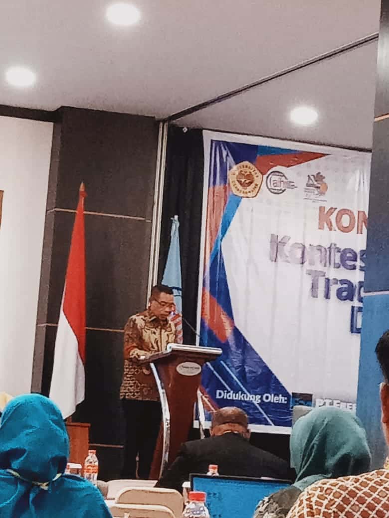 Konvensi Nasional Asosiasi Ilmu Hubungan Internasional Indonesia XV di Jayapura, Momen tepat untuk kolaborasi 1 Rektor Universitas Cenderawasih, Dr. Oscar Wambrauw, saat memberikan sambutan dalam pembukaan Konvensi Nasional Asosiasi Ilmu Hubungan Internasional Indonesia XV di Kota Jayapura, Rabu (9/10/2024). – Jubi/Dam