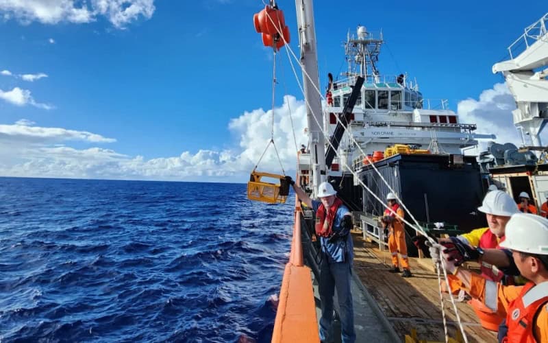 Moana Minerals Limited, CEO Hans Smit di atas kapal penelitian perusahaan. –Jubi/rnz.com/Foto: Moana Minerals Limited