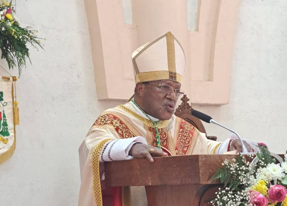 Uskup Jayapura, Mgr. Yanuarius Theofilus Matopai You saat menyampaikan sambutan perdananya.- Dok. Komsos Keuskupan Jayapura