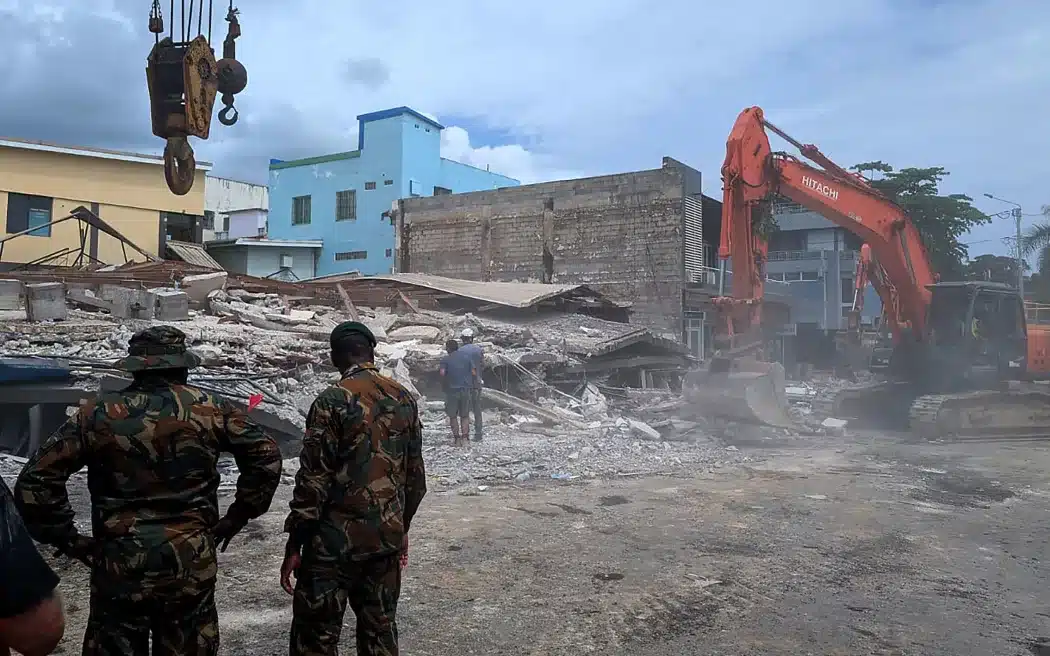 Tim penyelamat terus mencari korban selamat setelah gempa bumi di Vanuatu 1 Gempa Bumi Vanuatu