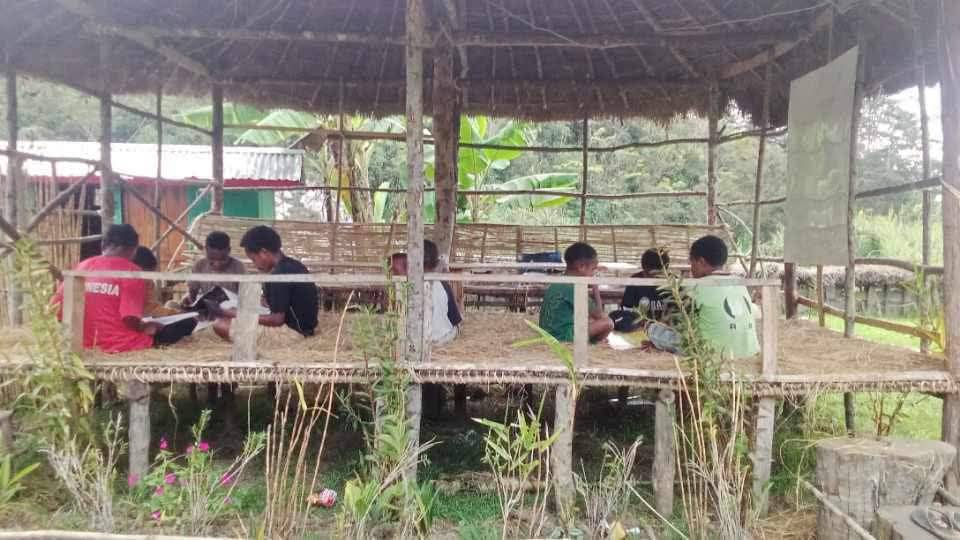 Lapak Baca Santo Yohanes Pembaptis Yogonima berhasil berantas delapan anak buta aksara 2 IMG 20250123 WA0020