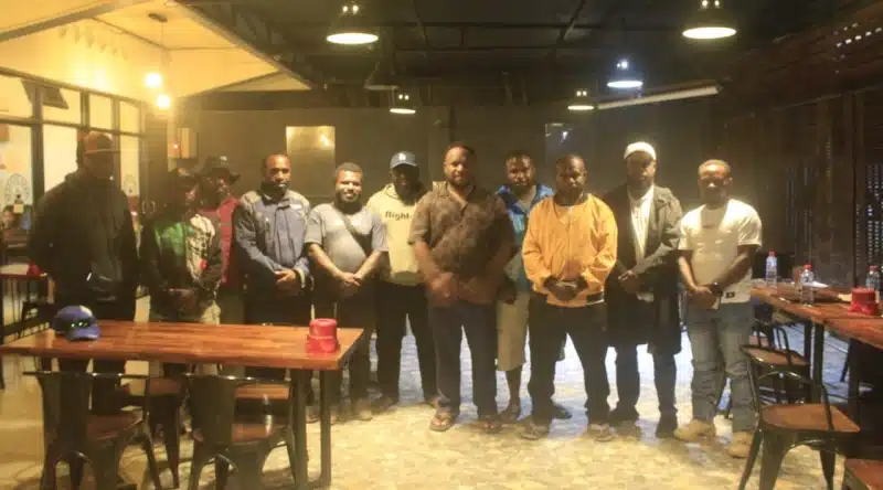 Anggota Dewan Perwakilan Daerah Republik Indonesia (DPD RI) Daerah Pemilihan (Dapil) Papua Pegunungan, Nelson Wenda foto bersama saat melakukan diskusi bersama perwakilan kaum muda di Papua Pegunungan, untuk membahas sejumlah persoalan. - IST