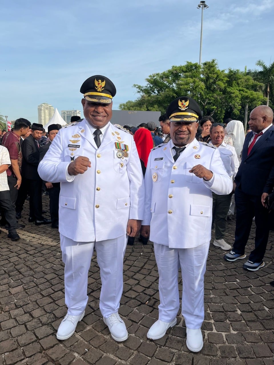 Bupati dan Wakil Bupati Jayawijaya Atenius Murip dan Roni Elopere