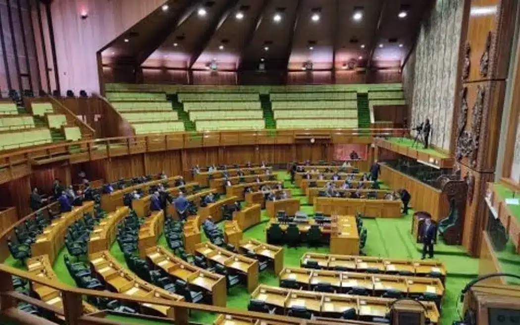 4KURZCC Papua New Guinea parliament jpg