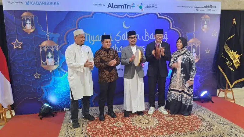 Nyantri Saham Bareng Kabar Bursa, di aula VIP Al Malik Masjid Istiqlal Jakarta, Sabtu (15/3/2025). Rangkaian acara dibuka dengan sambutan dari Founder & CEO Kabar Bursa, Upi Asmaradhana, yang menekankan pentingnya literasi keuangan dan investasi bagi generasi muda, khususnya dalam konteks saham syariah. - IST