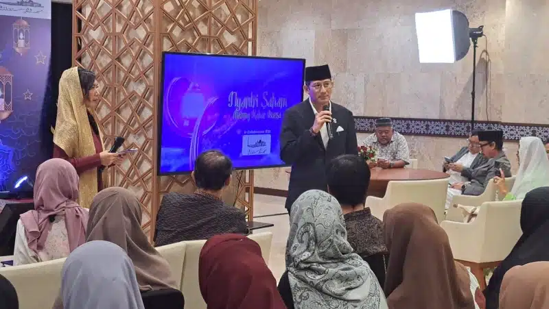 Pengusaha dan investor saham, Sandiaga Salahuddin Uno sebagai pemateri dalam kegiatan “Nyantri Saham Bareng Kabar Bursa”, di aula VIP Al Malik Masjid Istiqlal Jakarta, Sabtu (15/3/2025). Sandiaga Uno mengatakan, investasi di saham syariah merupakan langkah terbaik, untuk membangun masa depan finansial yang sehat. - IST