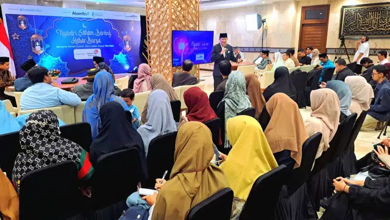 “Nyantri Saham Bareng Kabar Bursa”, di aula VIP Al Malik Masjid Istiqlal Jakarta, Sabtu (15/3/2025). Meski sektor keuangan syariah terus bertumbuh, masih banyak masyarakat yang belum memahami secara menyeluruh konsep, dan manfaat dari produk-produk keuangan berbasis syariah. - IST