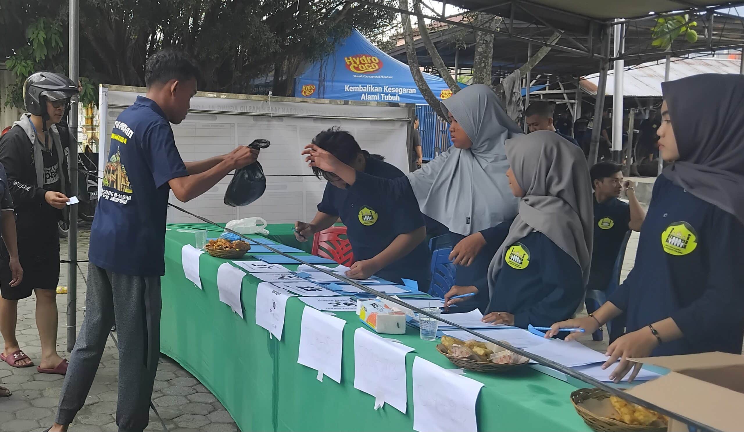 Panitia kurban Masjid Al Aqsa Sentani bagikan 1.500 kupon daging kurban 4 Kurban