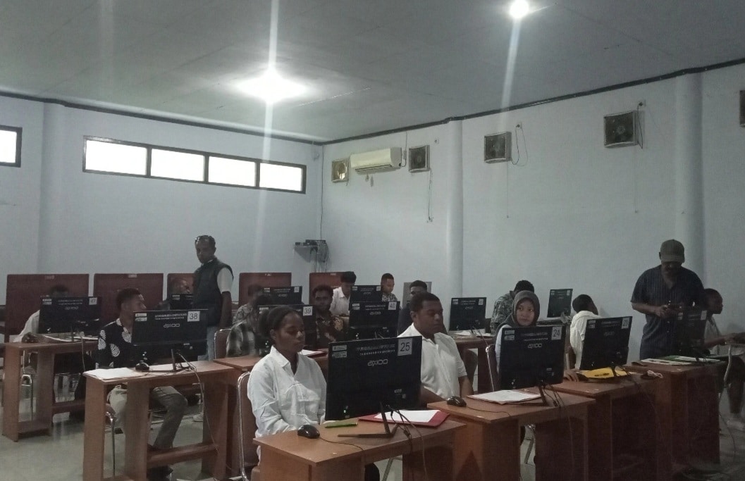 calon mahasiswa ikut JMSB di Uncen Jayapura