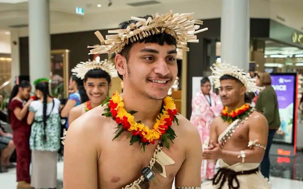4K4HM74 James Tonganibeia Kiribati Dancer jpg